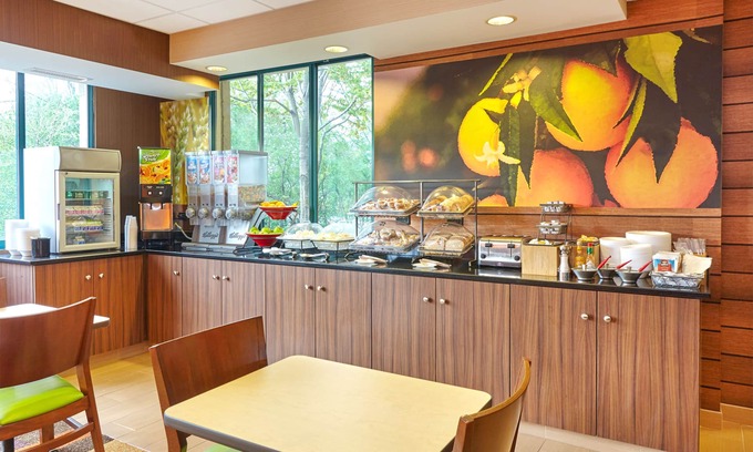 Lombard Hotel | Fairfield Inn & Suites by Marriott Lombard