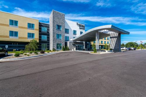 Stevensville Hotel | Fairfield Inn & Suites by Marriott St. Joseph Stevensville