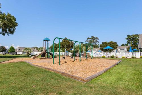 North Myrtle Beach Haus | Fairway Oaks Unit 57B