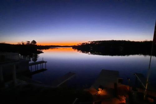 Glasser Haus | Falcon's Nest Lakefront Hopatcong