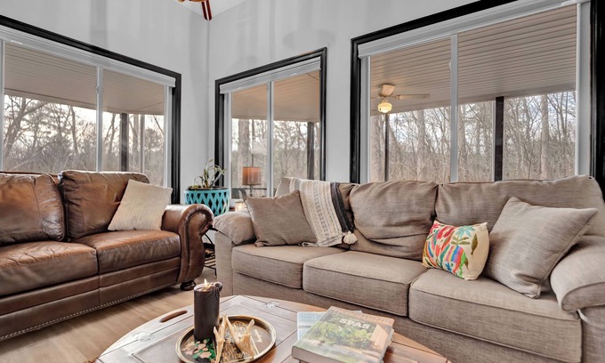 Lackawaxen Skihütte | Curated Forest Escape: Spa, Pool, Lake- Poconos & Narrowsburg, NY