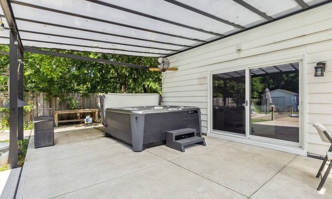 Lyndhurst Haus | Family-Friendly 3BR Retreat with Pool, Hot Tub & Spacious Yard