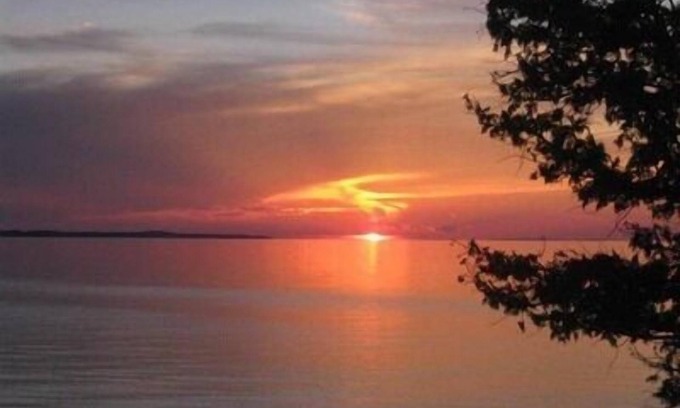 Ellsworth Haus | Große Custom Cedar Log Lakefront nach Hause, Kajaks, Wifi Herbst 2019 zur Verfügung