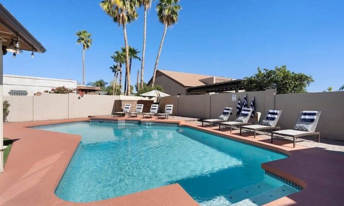 Mesa Haus | Family Friendly Home on Royal Palms Golf Course