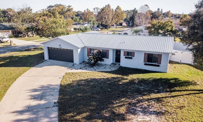 Winter Woods Haus | Family-friendly Poolside Paradise 4bd/2bth