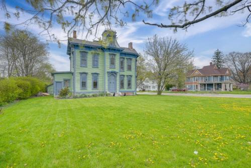 Franklin Haus | Family Home Near Franklin Historic District