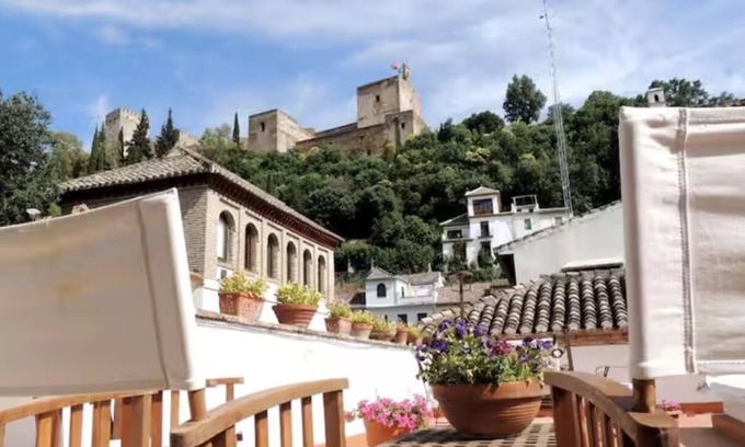Albaicin Villa | Family house in front of the alhambra