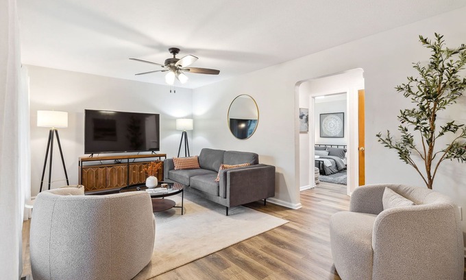 Cleveland Heights Haus | Pet-Friendly 4BR | Near CLE Clinic & Attractions