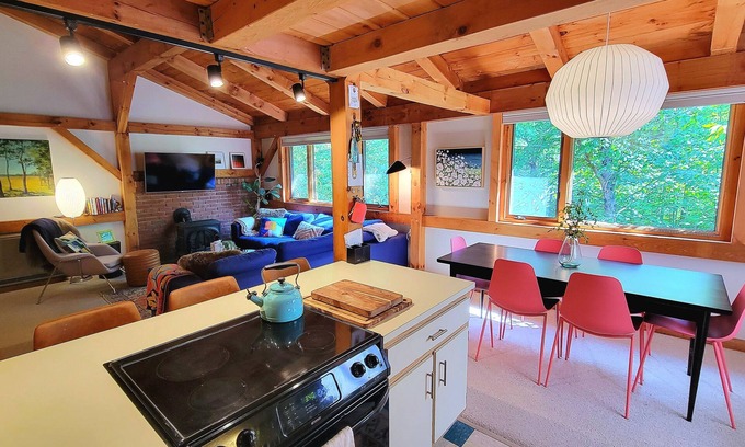 Carrabassett Valley Eigentumswohnung | Family-sized condo, top unit - easy walk to the slopes.
