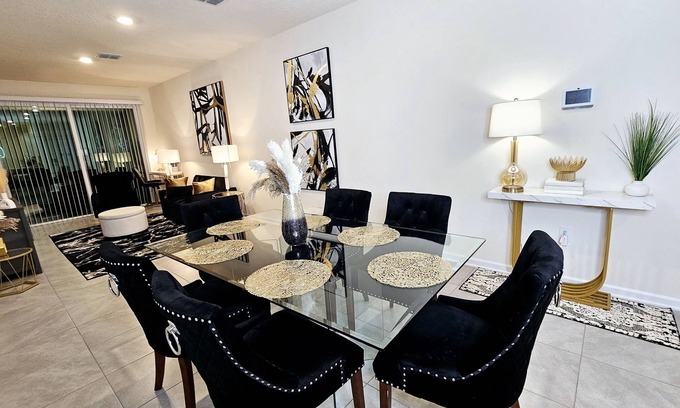 OakLeaf Plantation Haus | Family-sized townhome, mins from wedding venue & shopping @ Oakleaf Town Center