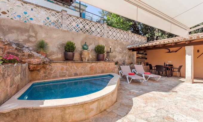 Cala San Vicente Haus | Wohnung im 1. Stock mit privatem Pool in der ruhigen, schönen Strände von Cala.