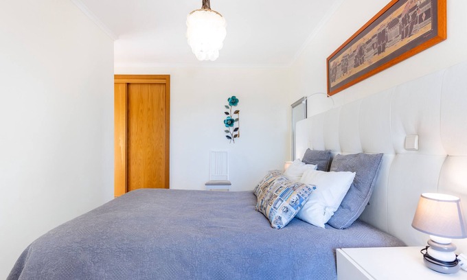 Correeira Wohnung | Fantastic Penthouse by Algarve100villas, central, amazing views, pool, wifi....