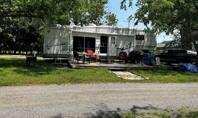 Mohawk Haus | Fantastic venue along the Nolichucky River