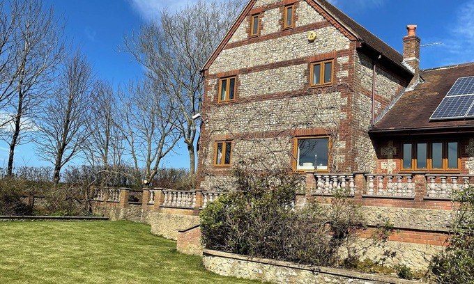 Dorchester Haus | Farm House in stunning Dorset countryside with Hardy views