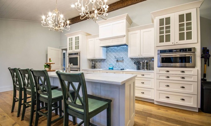 Rolla Haus | Farm View/Pool/FirePit/PS4/85"TV