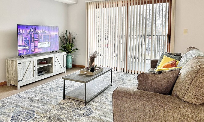 Hickory Hills Wohnung | Fast Wi-Fi/4KTV/Free parking/Comfy beds/Getaway