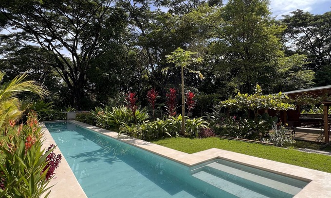 Cabuya Kabine | Feeling Trees Jungle Lodge-Casa Caracoles walking distance to the beach