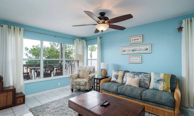 Cedar Key Eigentumswohnung | Fenimore Mill 5A Open Gulf View, Pool & Hot Tub!
