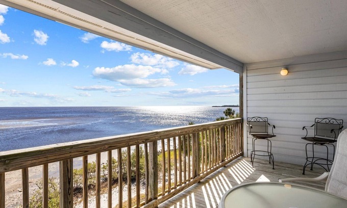 Cedar Key Eigentumswohnung | Fenimore Mill 6F - Open Gulf View, Pet Friendly!