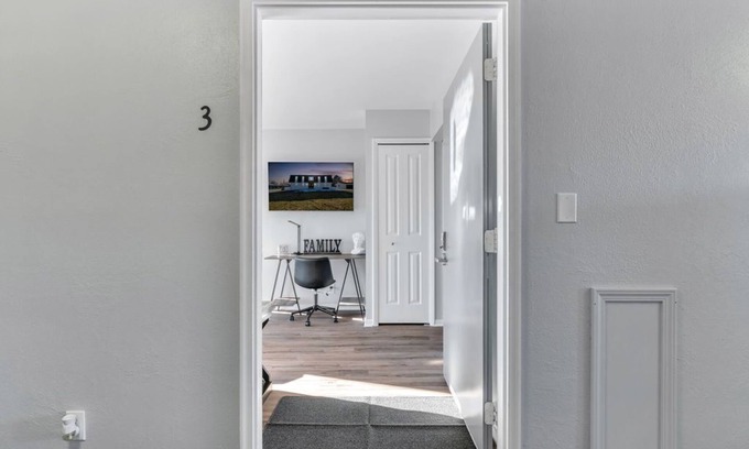 Lake Fenton Wohnung | Fenton Flats- Italian Villa With On Site Hot Tub