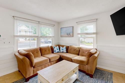 Caine Woods Haus | Fenwick A