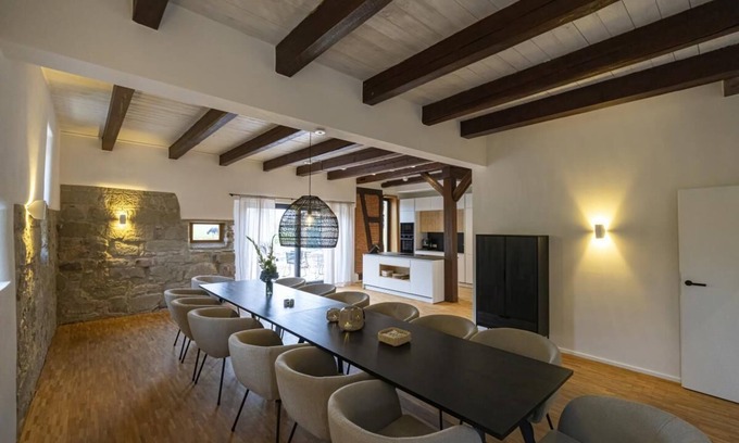 Satteldorf Haus | Fachwerkidyll & Wohndesign – Ferienhaus, Reiterhof, Yoga Retreat, Garten, Sauna, Kamin