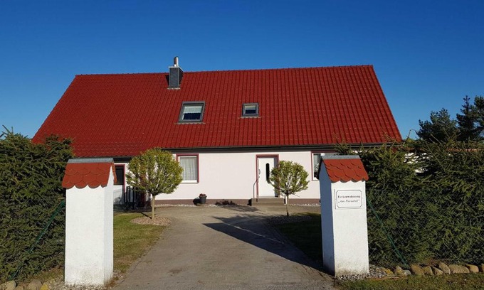 Bentzin Haus | Ferienwohnung am Peenetal