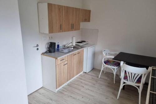 Ahnatal-Weimar Wohnung | Ferienwohnung/Monteurwohnung Alte Garage