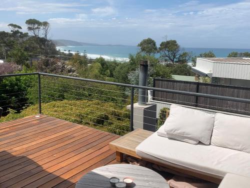 Lorne Haus | Fern Ocean Views Middle of Town WiFi and Pet Friendly