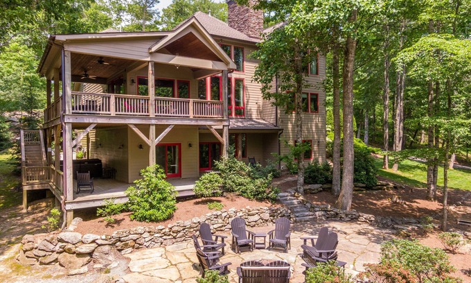 Blowing Rock Haus | Fern Ridge Lodge - Wandern & Angeln im See, Whirlpool, Spielzimmer & mehr
