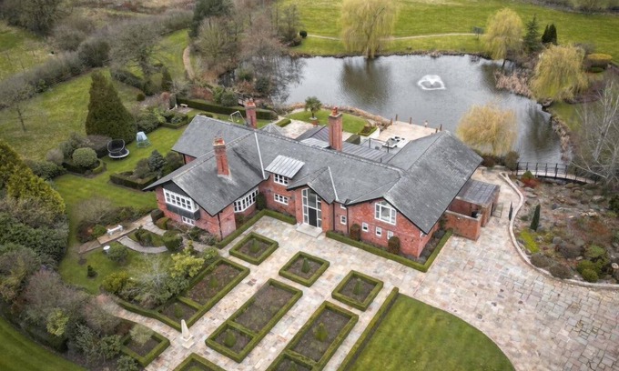 Knutsford Haus | Fernside Stunning Home in Cheshire