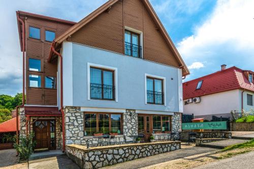 Csesznek Haus | Ferrata Vendégház