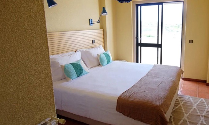 Praia das Macas Haus | Few Minutes' to Macas Beach! Ocean View, Free Parking, Pets are Welcome!