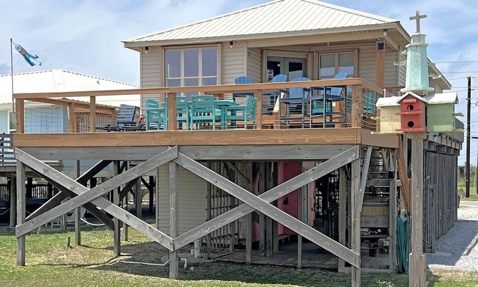 Grand Isle Haus | Fin and Bridge - Beachfront - Island Realty