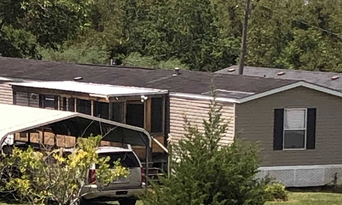 Boothville Haus | Fin Twisters Lodging