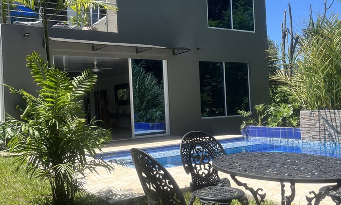 Puerto Triunfo Haus | Finca Casa Blanca Doradal !A 3 Minutos del Parque Tematico Hacienda Napoles!