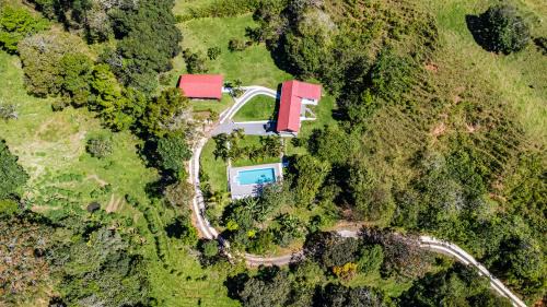 San Isidro de El General Haus | Finca Mango - 40 acre paradise