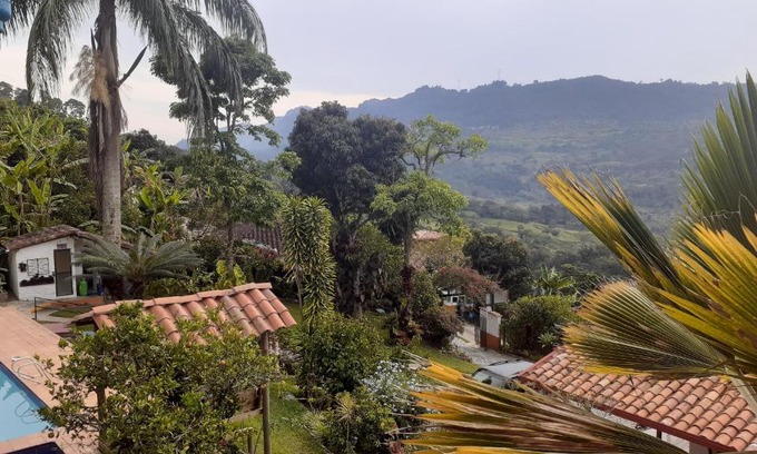 Fredonia Haus | Finca Vivero Guayacanes Magic Mountain