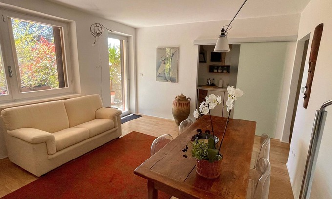 Pianoro Wohnung | Finely furnished apartment in villa with independent entrance and garden