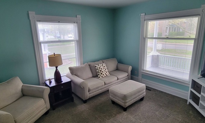 Owosso Wohnung | Fins Inn Apt B