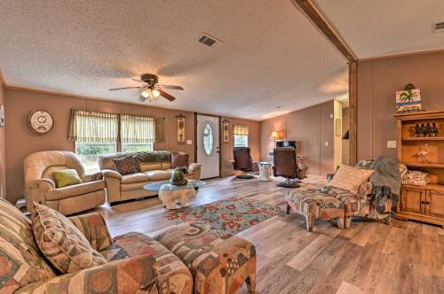 Silver Springs Haus | Fire Pit, 13 Mi to Silver Springs SP Quiet Escape