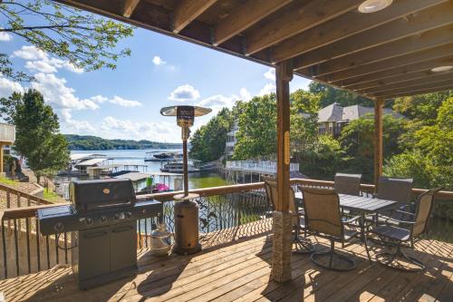 Camdenton Haus | Fire Pit and Private Dock Ozarks Family Escape!