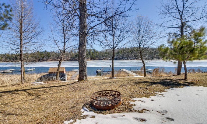 Park Rapids Kabine | Fire Pit + Lake View: Cozy Park Rapids Cabin
