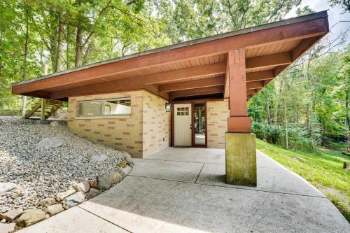 Vandercook Lake Haus | Fire Pits and Grill Lakefront Jackson Home