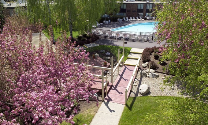 Nasons Corner Hotel | Fireside Inn & Suites Portland