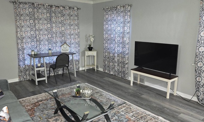 Toledo Wohnung | First floor 1Bed/1Bth Pets OK, Close to ProMedica, UT