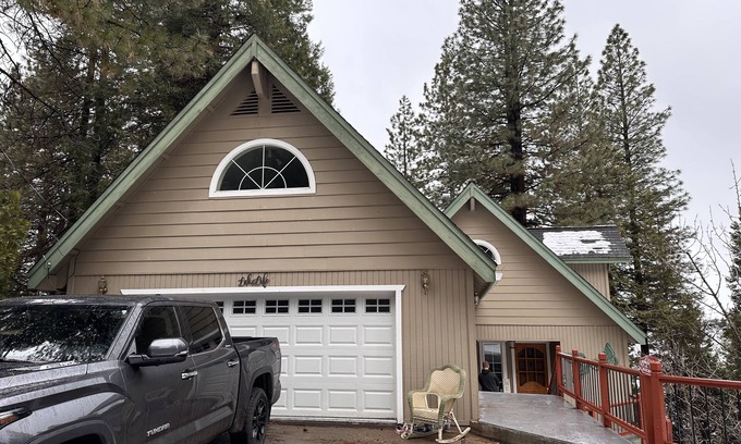 East Shore Haus | GG's lake house