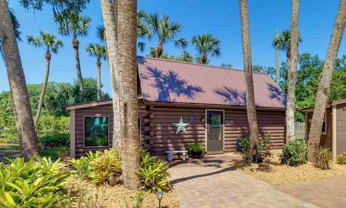 Okeechobee Kabine | Fish On-Site: Okeechobee Cabin w/ Pool Access