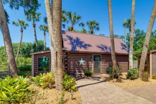 Okeechobee Haus | Fish On-Site Okeechobee Cabin with Pool Access