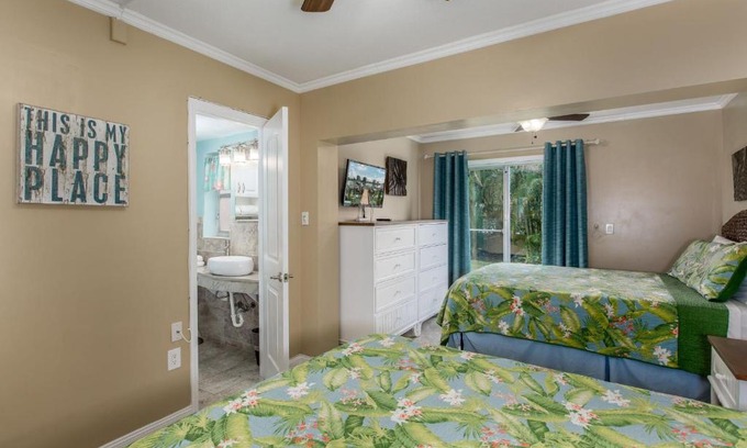 Bay Esplanade Haus | Five Palms Suite 106 - Daily - Weekly - Monthly